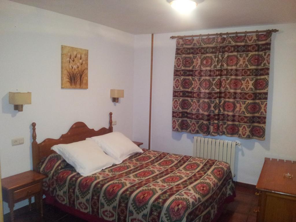 Apartamentos Petronilla Benasque Room photo